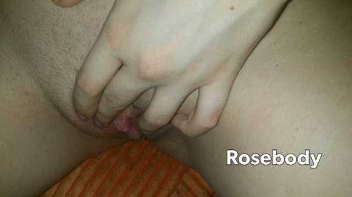 rosebody:  So horny I just had to touch myself💦💦 😇😇