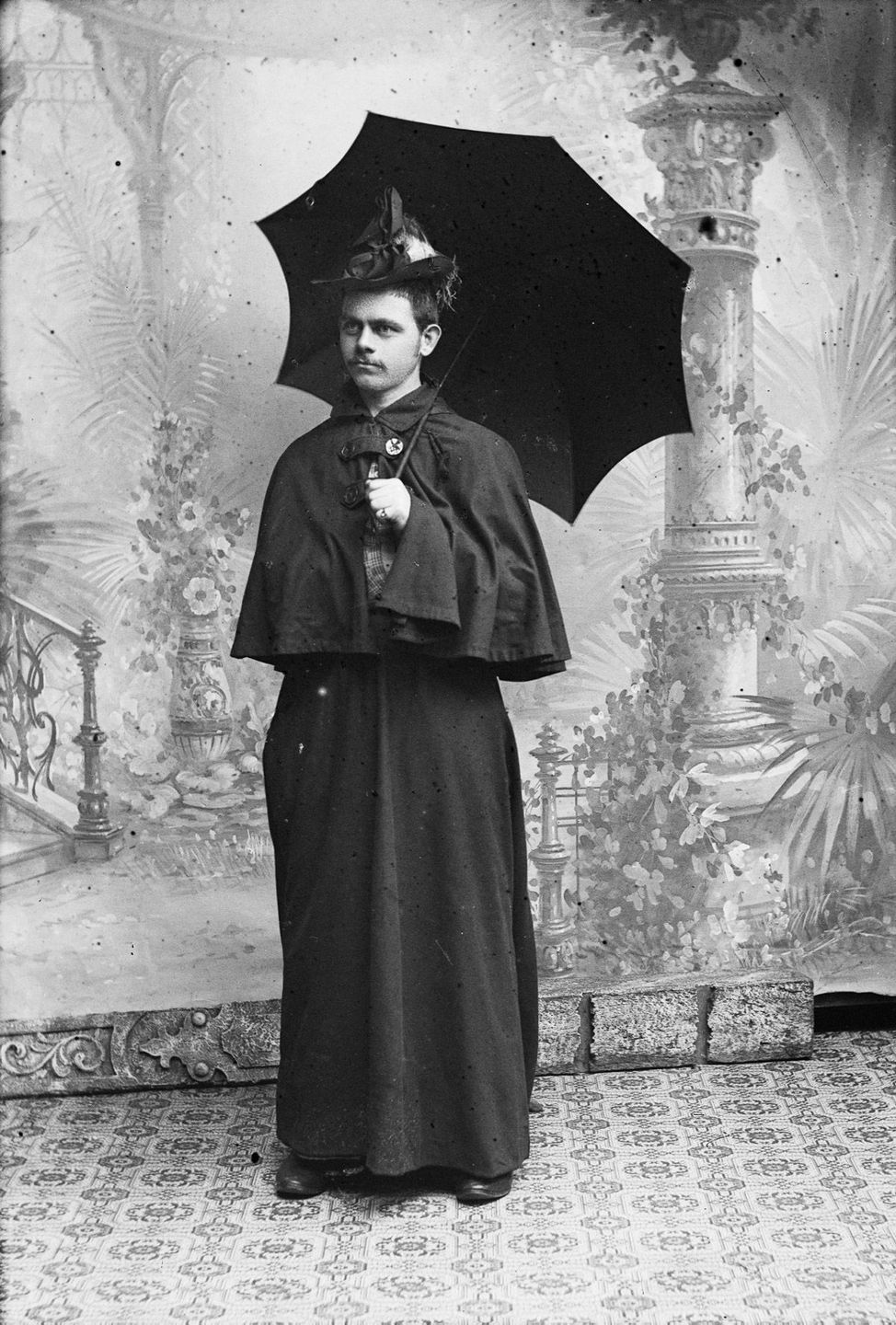 putthison:  Women in Menswear, 1900Mashable has a cool story about two Norwegian