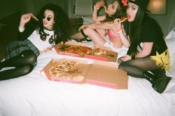 llena-luna:  pizza princess