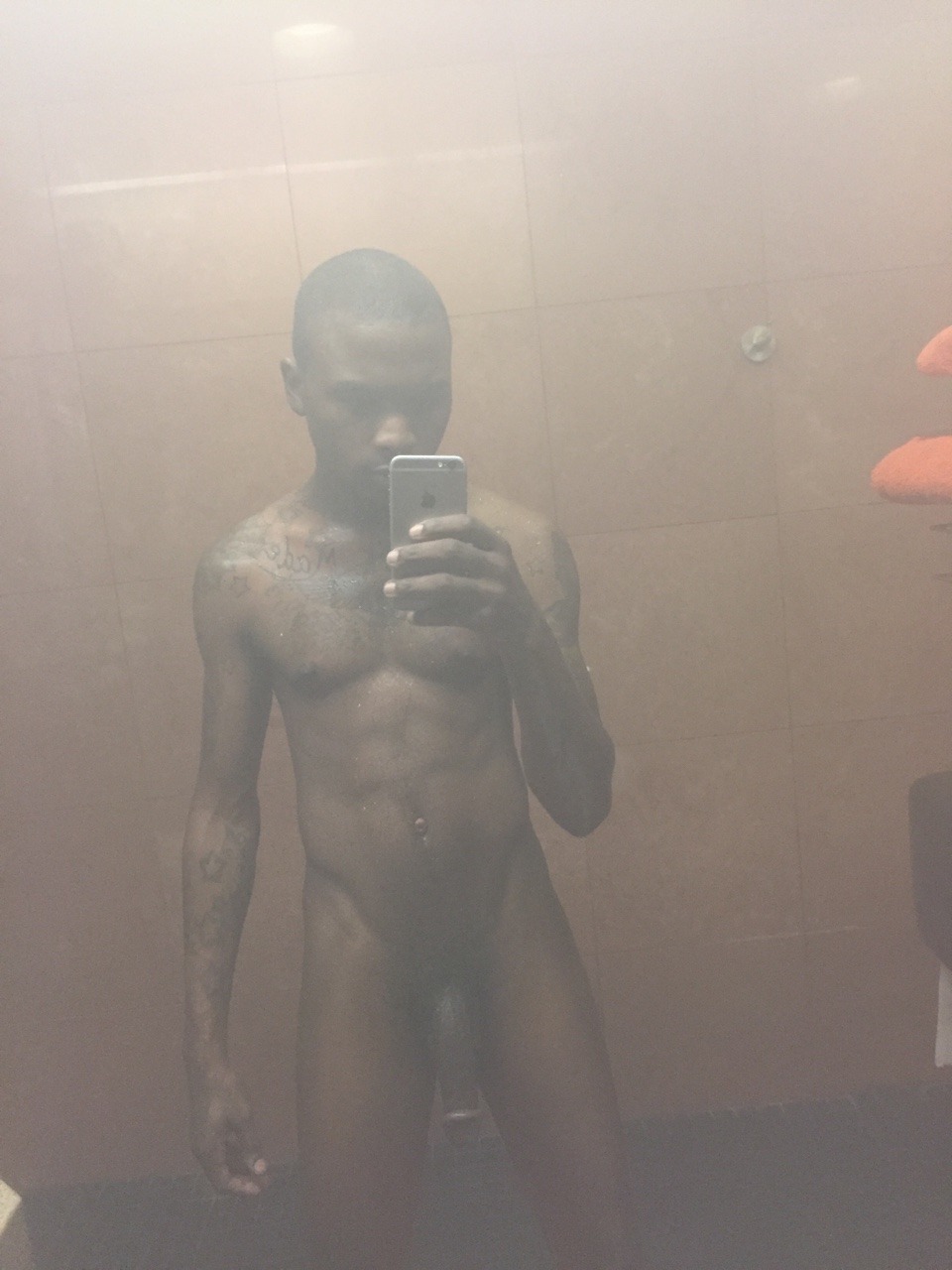 imchillnjustchilln:  The shower was popin tho 😍🥰😍🙌🏾