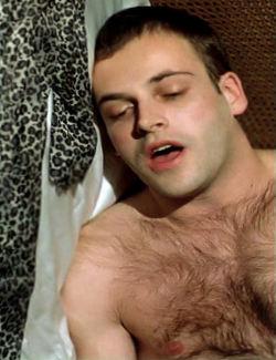 thehairyones:Johnny Lee Miller