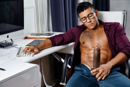 prboogie: daxxpr:  daxxpr.tumblr.com  Can I pay this guy to fuck my boyfriend, kiss him, cum inside 