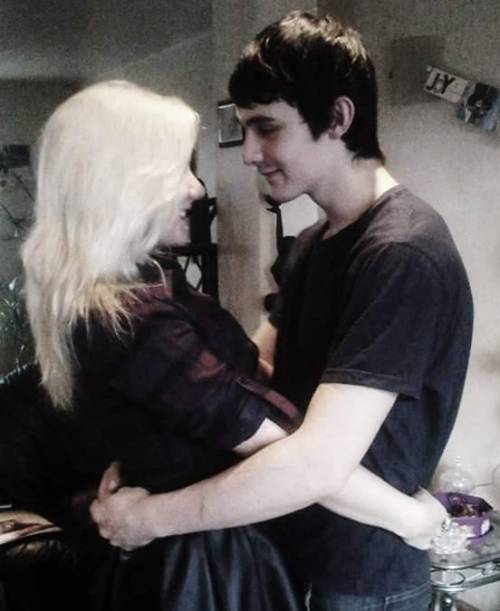 inzestgirl:  realtsecniblog:  OMG REAL brother sister *-*   cant wait