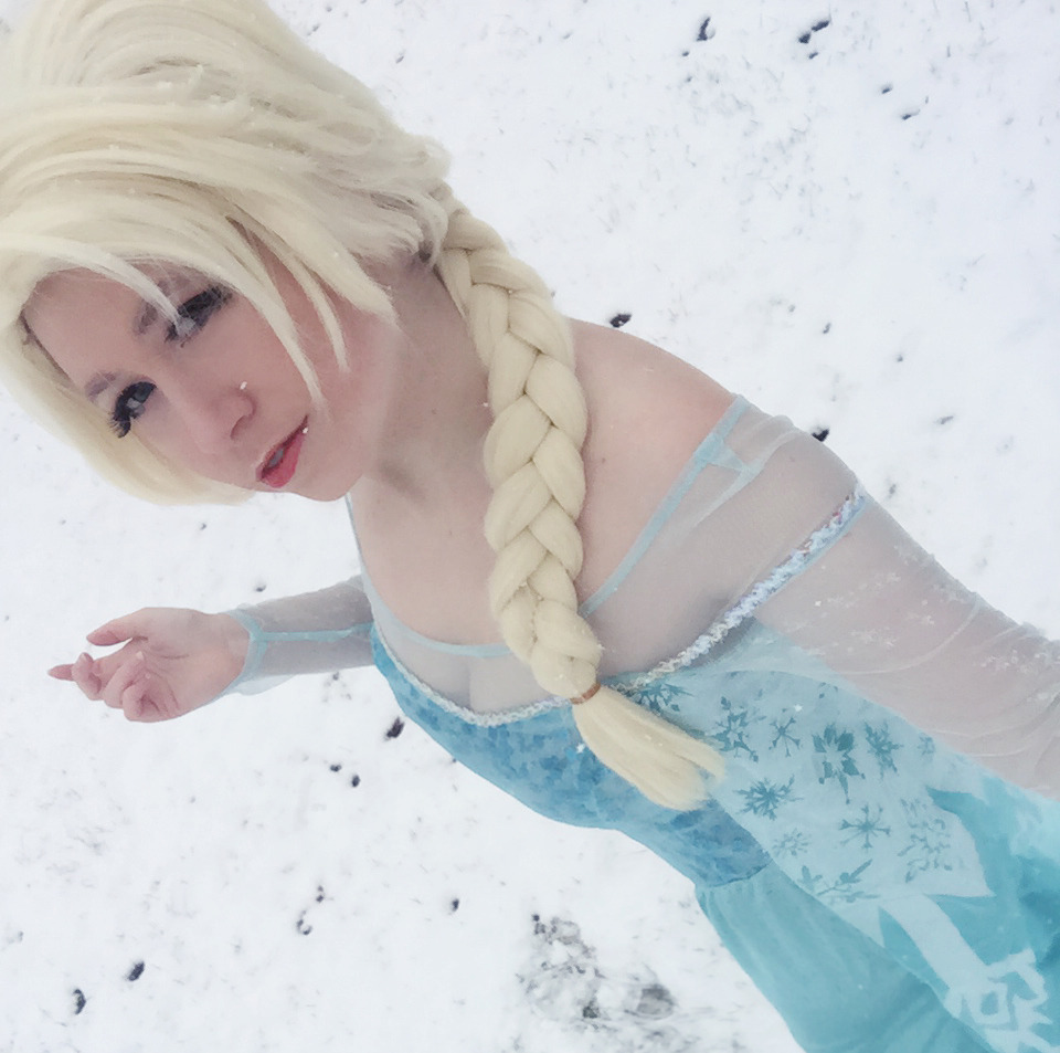 usatame:  Snow day? go out and play in cosplay of course…..lolHave some selfies