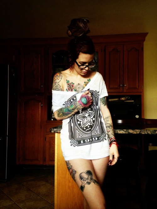 kittywithablog:  damselxnoire:  Morning coffee, late start.  So perfect jeez 