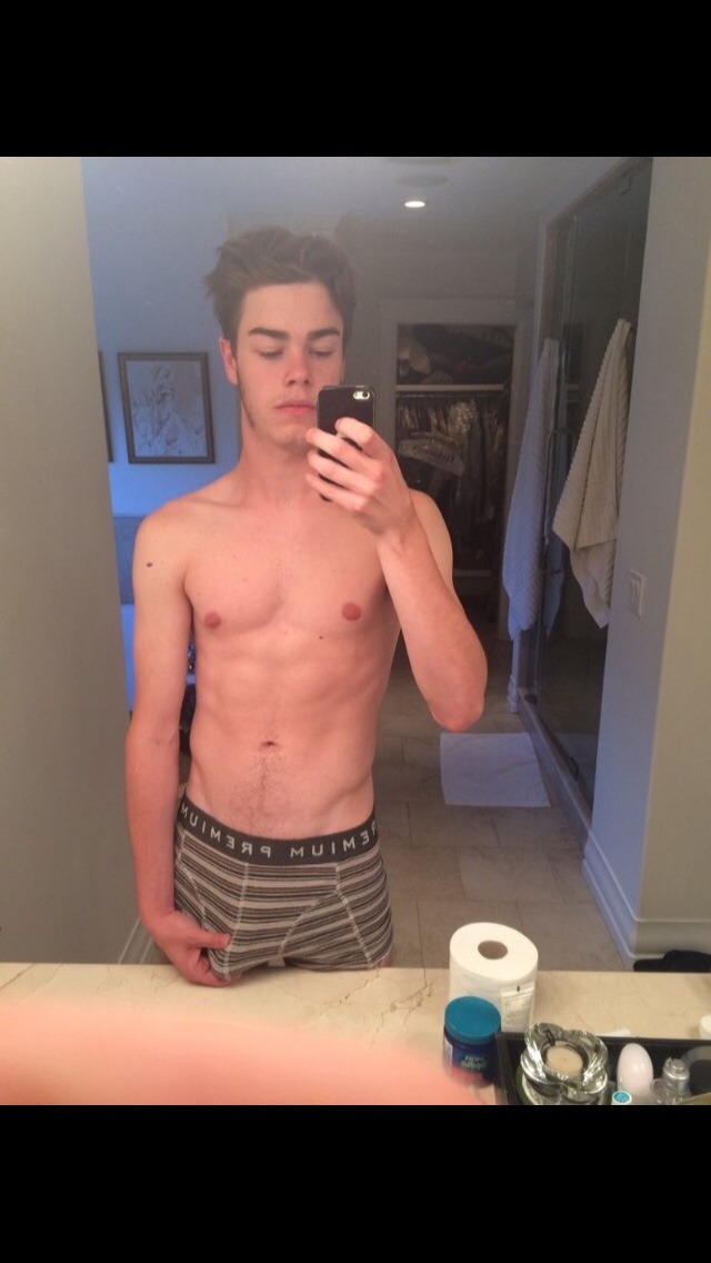 jessicajohnson242:  White boy video coming now