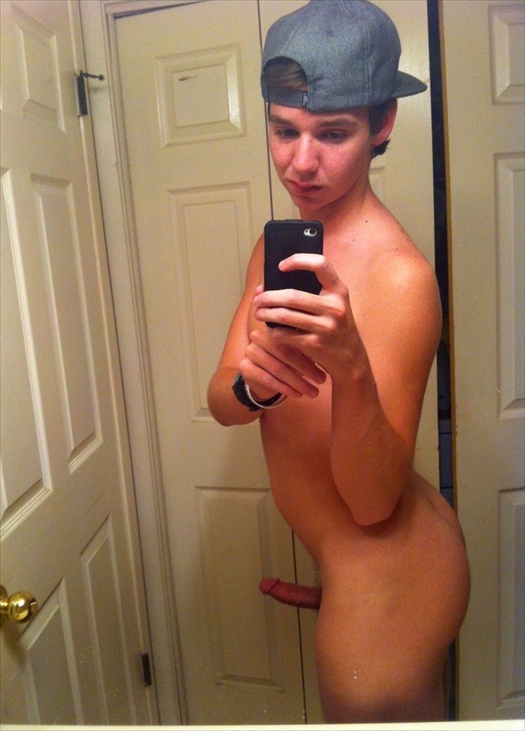 parogue:  Something tells me this young stud is looking for some sexy fun times.