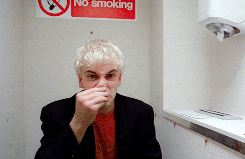 Jonny Lee MillerasSick Boyin Trainspotting (1996) Dir.Danny Boyle