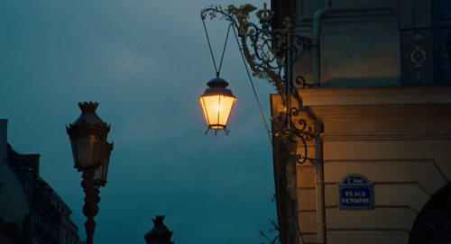 365filmsbyauroranocte:    Midnight in Paris (Woody Allen, 2011): Paris’ exteriors 