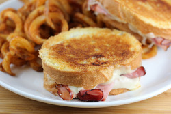 do-not-touch-my-food:  Honey Mustard Ham Grilled Cheese