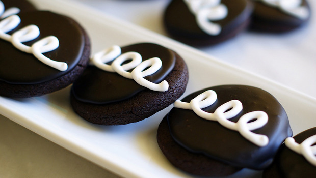 gastrogirl:  hostess cupcake cookies. 