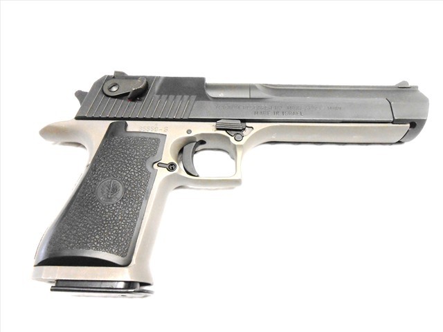 gunrunnerhell:  Desert Eagle A rather uncommon dual tone Desert Eagle Mark VII. Magnum