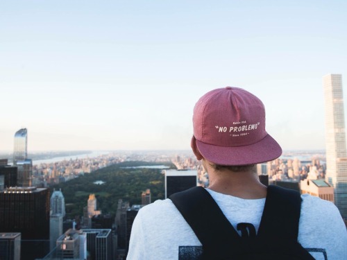jacksonlana:  top of the Rockefeller building with “no problemos” 🌎
