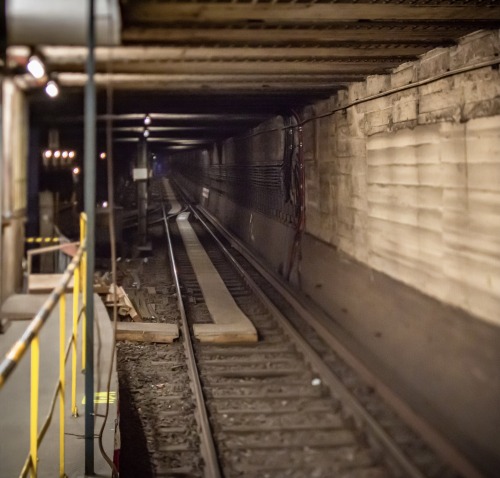 Berlin underground  architecture – Entering the subway tunnels