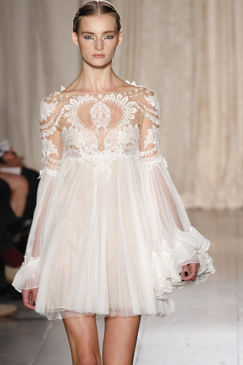 giveme-givenchy:   Marchesa Spring/Summer 2013 Ready-To-Wear 