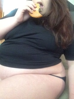 jiggle-monster-of-doom:  Now over 300 pounds.
