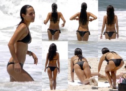 cruzingratiot:  Jordana Brewster Bikini