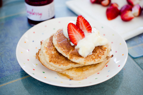 glamprincess:  Sourdough Pancakes by melpenguin on Flickr. 