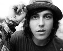 bryanstars:  Happy birthday Kellin Quinn