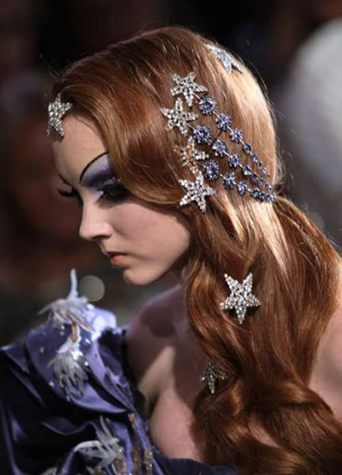 skaodi:    Lily Cole at Christian Dior Haute Couture Fall 2007.   