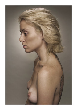 petitebisexual:  alysha:  alysha nett / brad linton  he asked to shoot me without any makeup on. i was really scared, nervous, uncomfortable, etc. now i’m sharing it with you.   Oh my god. I wish I was this pretty without makeup!