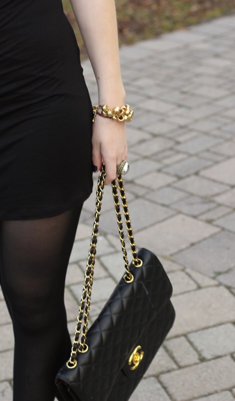 Bringing Beautifully Silk Covered Legs To You