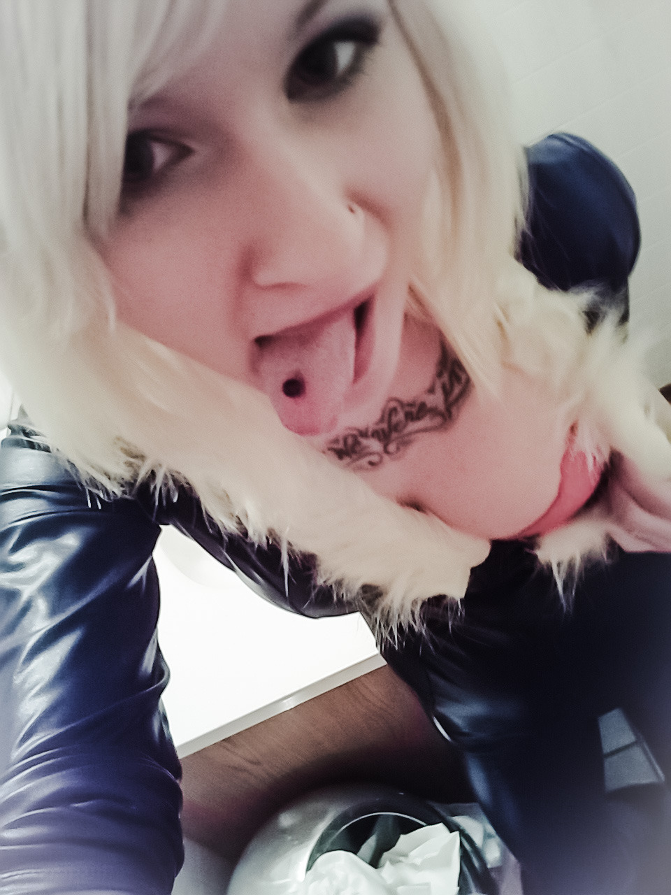 mrcreepypastaskitten:  Because sometimes you get wasted and take pics in the bar