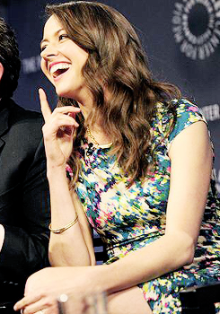 fuckyeahrootxshaw:  Amy Acker at the New York Paley Center POI Panel, April 13, 2015 [reversatility1], [tv/cbs]