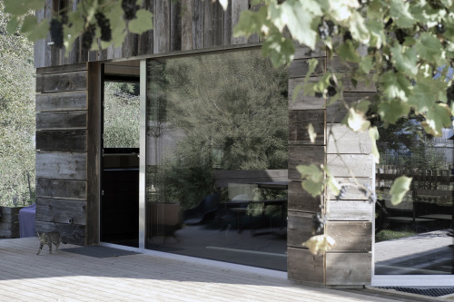 Schneider Türtscher - On Berg II, extension of an existing Barn, Mauren 2020. Photos © the arch