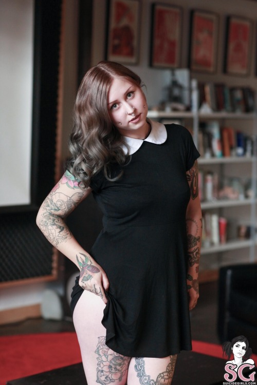 altmodelgirlcrush:  Lincoln Suicide
