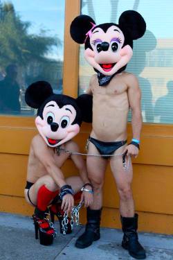 Wow!! Disneyland sure has changed!!!😳😂😂😂