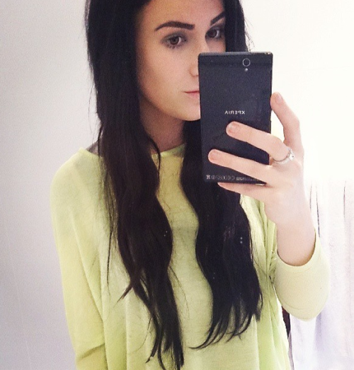 imogen-aa:  been wearing heaps less makeup of late, been asked if I’m sick a lot more often haahaha! 