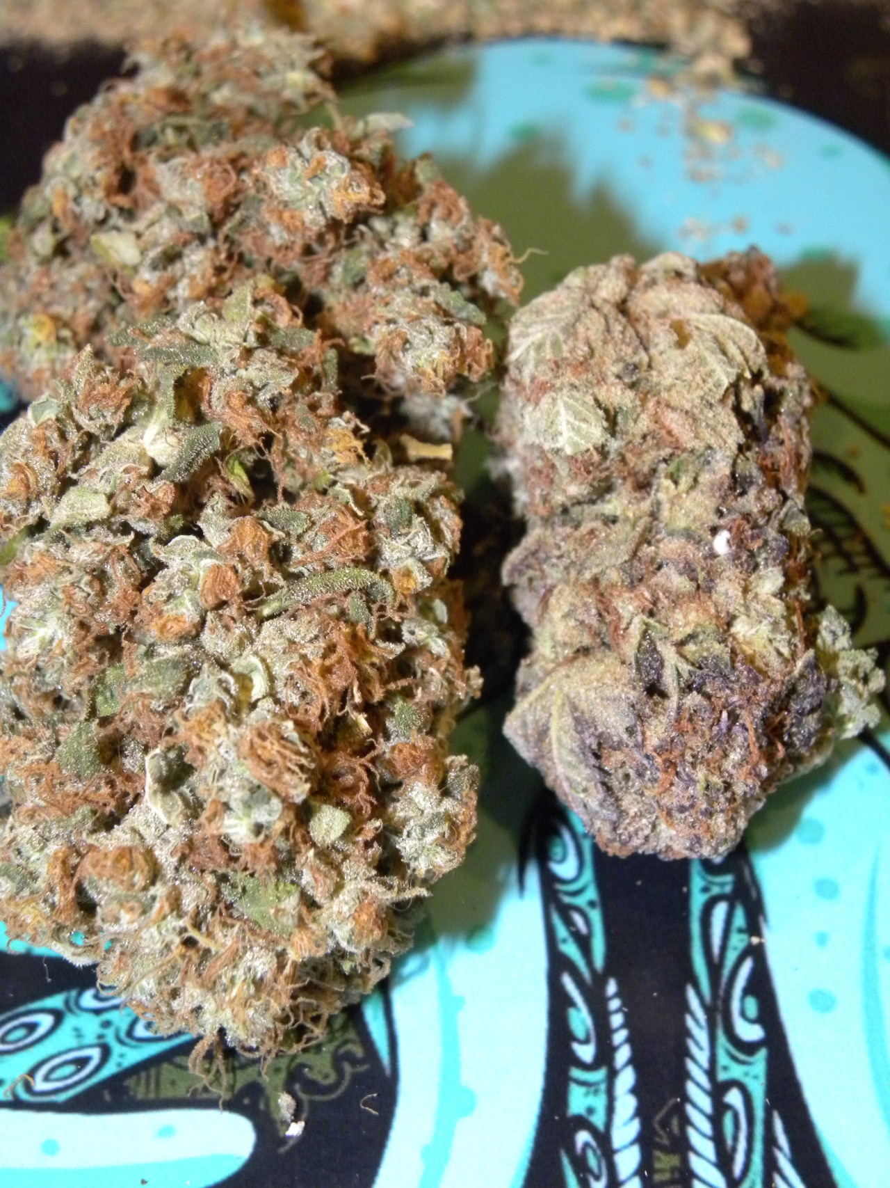 the-stoner-sage:  Which nug do you prefer? 
