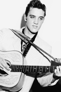 vinceveretts:  Elvis backstage at Fort Homer W. Hesterly Armory in Tampa, Florida, July 31, 1955. Photo by William Robertson.