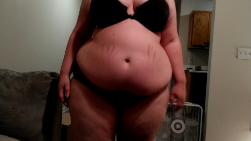 Porn Pics thickgoddess92:  Keep your fat feedee full