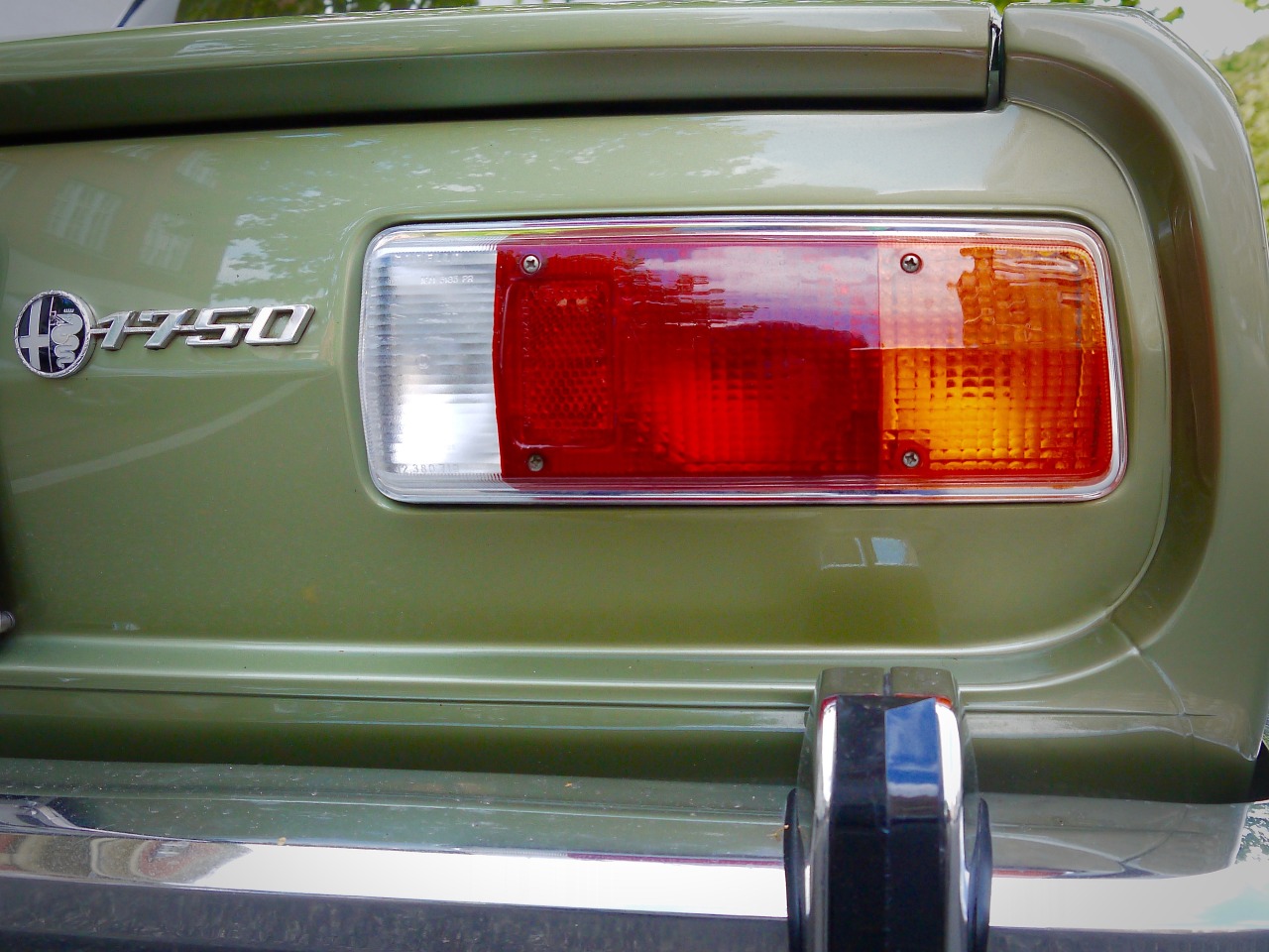 alfaromeole:This car’s taillights (and of the 2000 saloons) became later part of