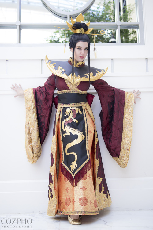 lisa-lou-who:  Firelord Azula from Avatar: The Last Airbender! This is an original design, inspired by the robes worn by Ozai and Izumi. Someone pointed out to me that I have the dress crossing over the wrong way (my Cersei pattern I used had it cross