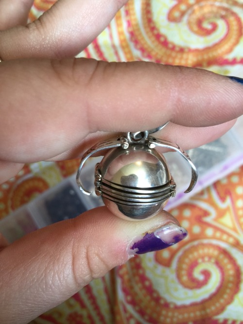 thenoodlebooty:Apparently this locket I found is meant for THE WHOLE SQUAD