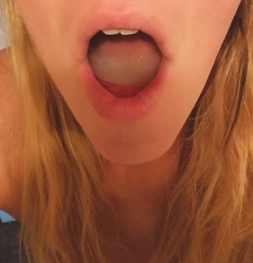 sarahxoxoblog:  Feed me and fill me with your cum