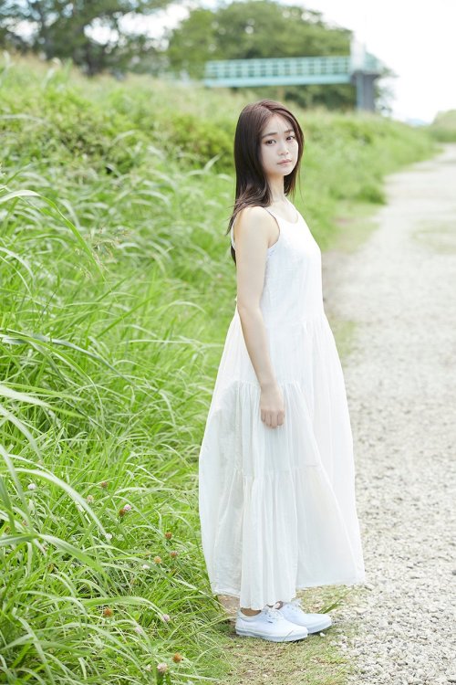 sakamichi-steps:  HaaaaaN zero 石森虹花 #アザーカット