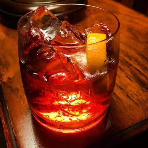 What better way to chase away the Monday blues than a #negroni? Especially when they’re at #Lo