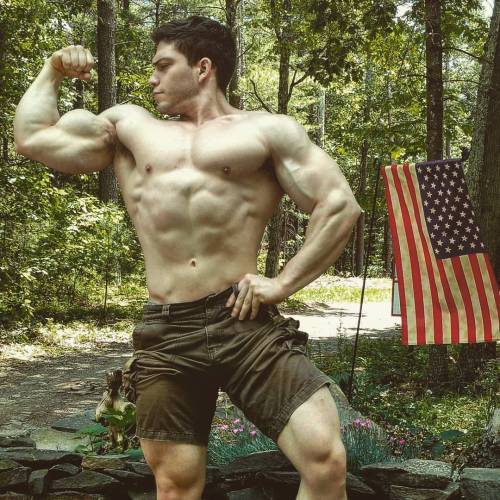 whitepapermuscle:Josh Taubes