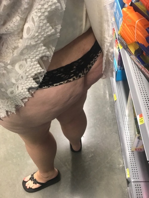 Couldn’t help but lift her skirt in walmart