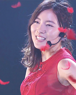 akb48love:  Jurina ❤ Akai Pin Heel to Professor