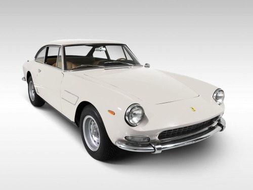 Pininfarina, Ferrari 330 GT, 2+2 series II, 1966. Via rmauctions.