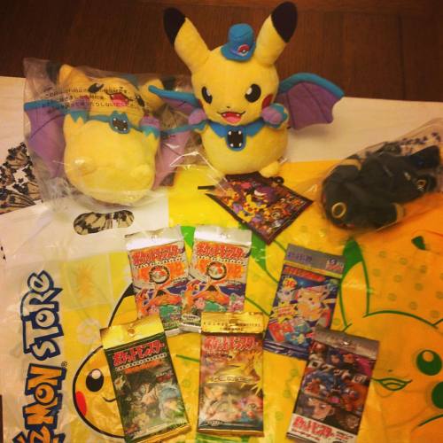 wolfiboi:  Poke Post from Japan! #pokepost #pokemonpost #pokemon #pokemontcg #pokemonplush #halloween #pokemonhalloween #halloweenparade #pokemonparade #golbatpikachu #vampirepikachu #umbreon #umbreonbeanie #tsumtsum #pokemoncards #baseset #pokemonbaseset
