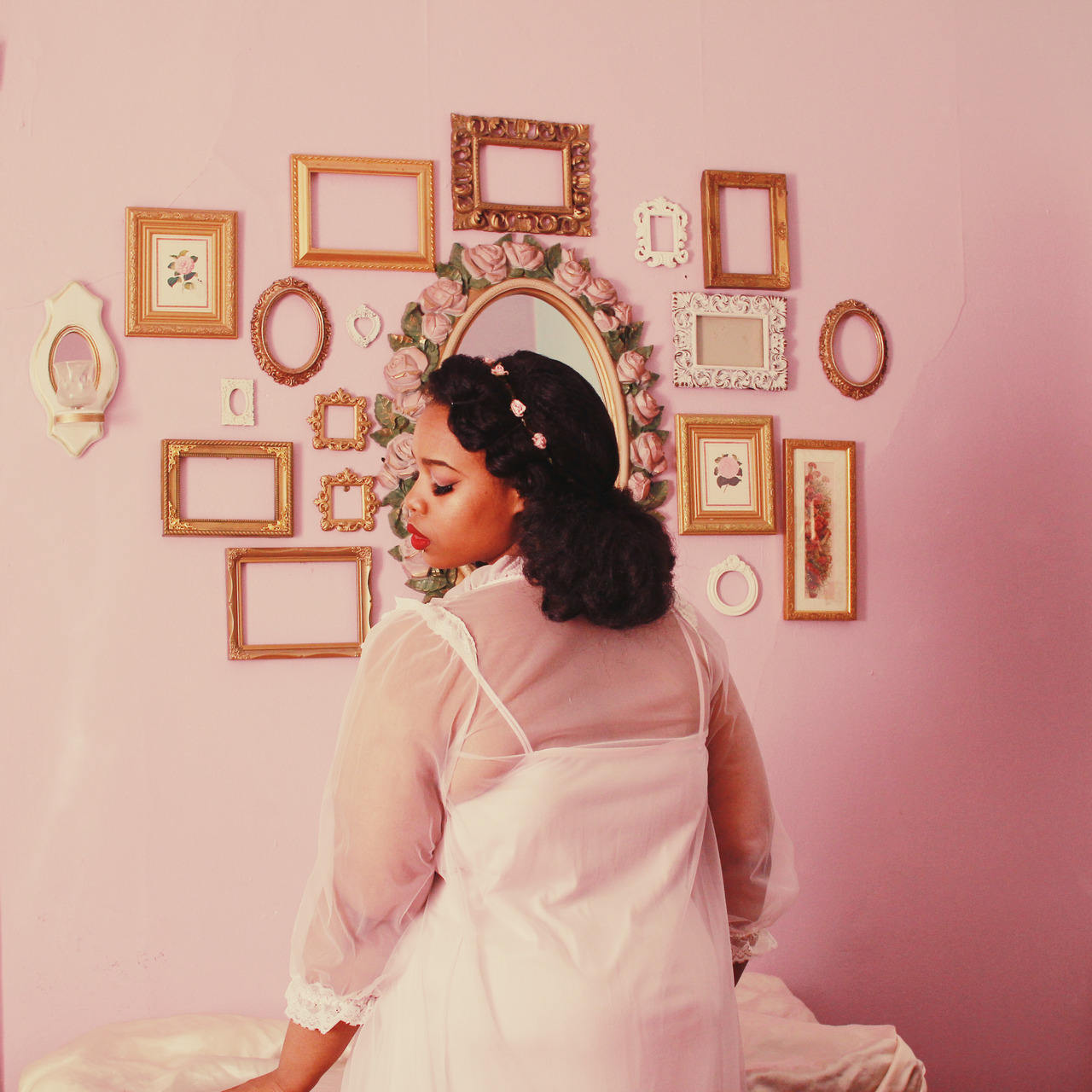 iridessence:  Hello, lovely people!   My Patreon launched today and this photo is