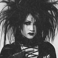 gothiccharmschool:  No, really. I’d like to look like Mana. That hair!  Mana (Moi dix Mois) - hotwave interview 2003.05.08  