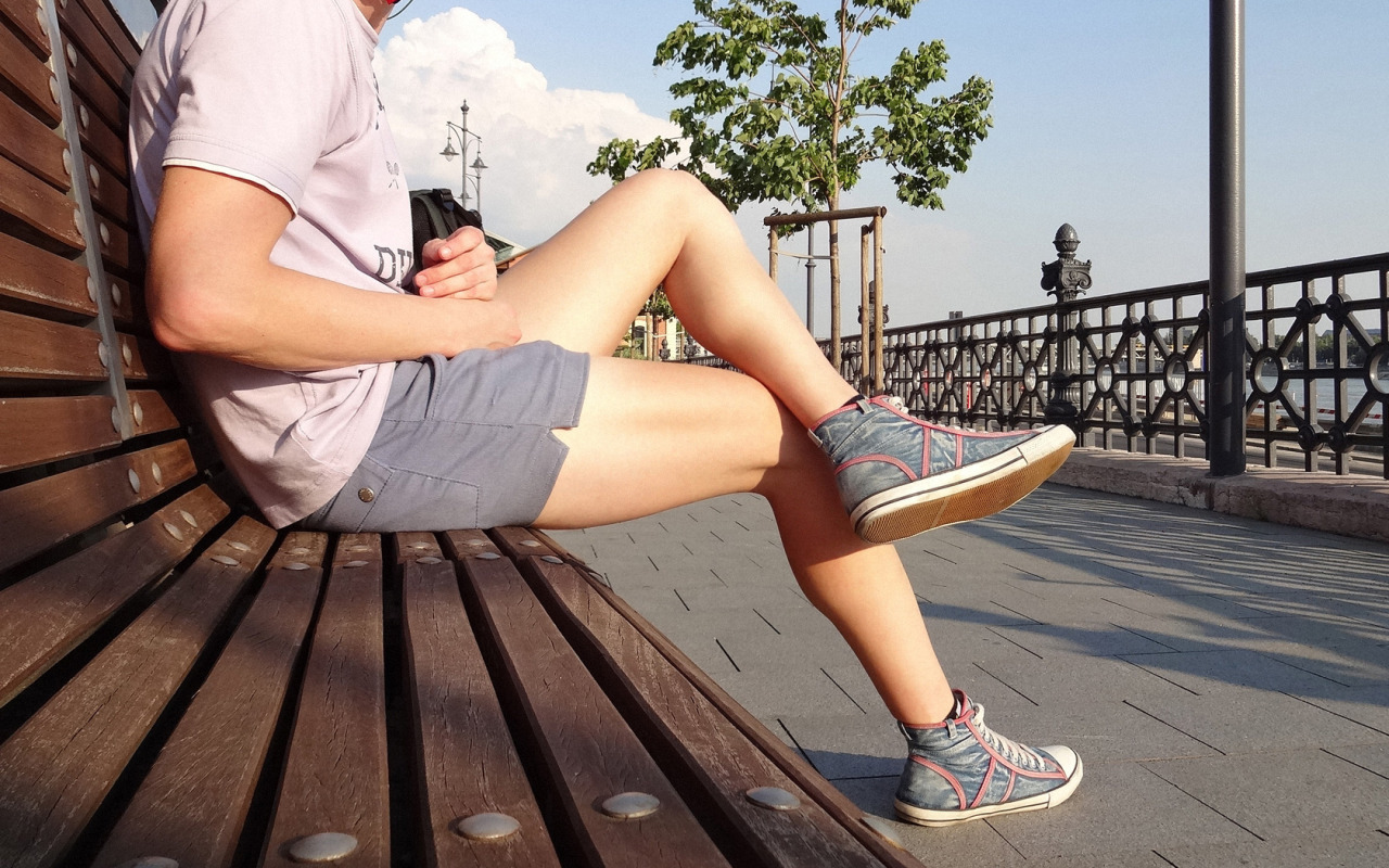 387. avusss:  This length is to my liking  This guy has excellent taste in shorts