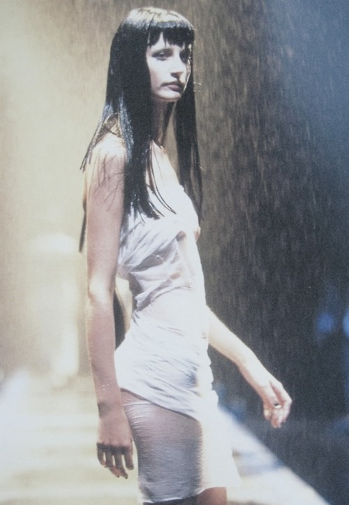 voguelovesme:Alexander McQueen 1998